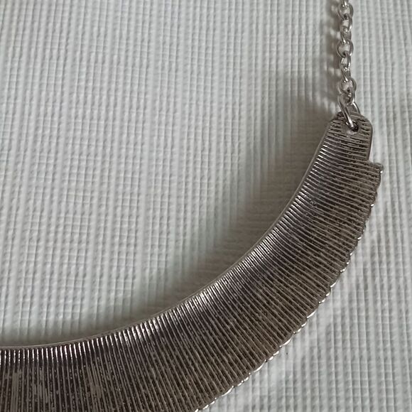 Paparazzi Silver Tone Shaped Pink Rhinestone Encrusted Crescent Pendant Necklace - Picture 6 of 12